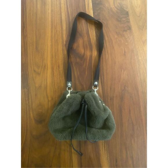 House of Harlow 1960 Women's Forest Green Faux Fur Fluffy Bucket Shoulder Bag - Picture 1 of 7